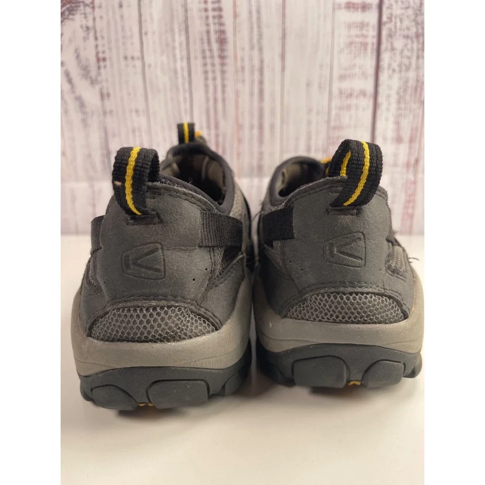 Keen leather upper
